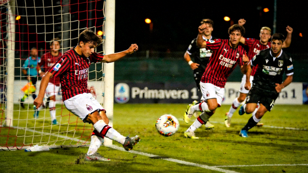 AC米兰青训营年轻前锋在意甲预备队联赛中上演帽子戏法